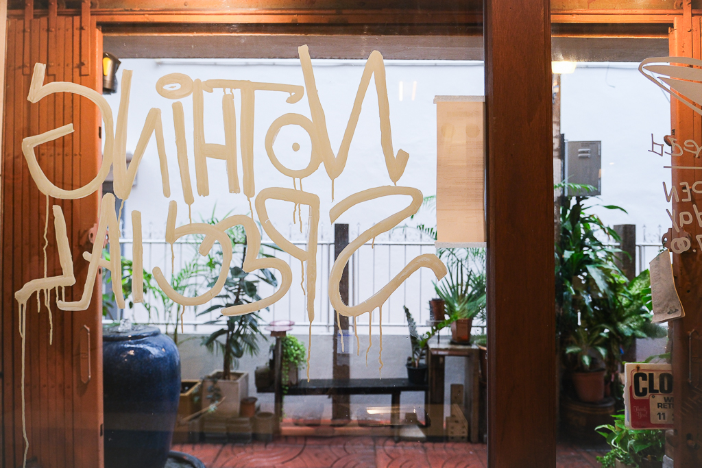 泰國曼谷｜Pieces Cafe & Bed．曼谷嵩越路特色咖啡館，有可愛胸部造型的麵包 @飛天璇的口袋