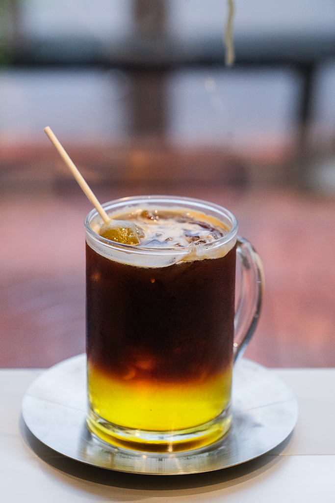 泰國曼谷｜Pieces Cafe & Bed．曼谷嵩越路特色咖啡館，有可愛胸部造型的麵包 @飛天璇的口袋