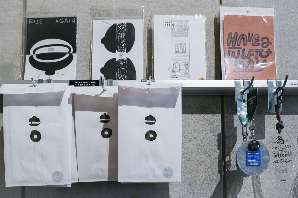 泰國曼谷｜Pieces Cafe & Bed．曼谷嵩越路特色咖啡館，有可愛胸部造型的麵包 @飛天璇的口袋