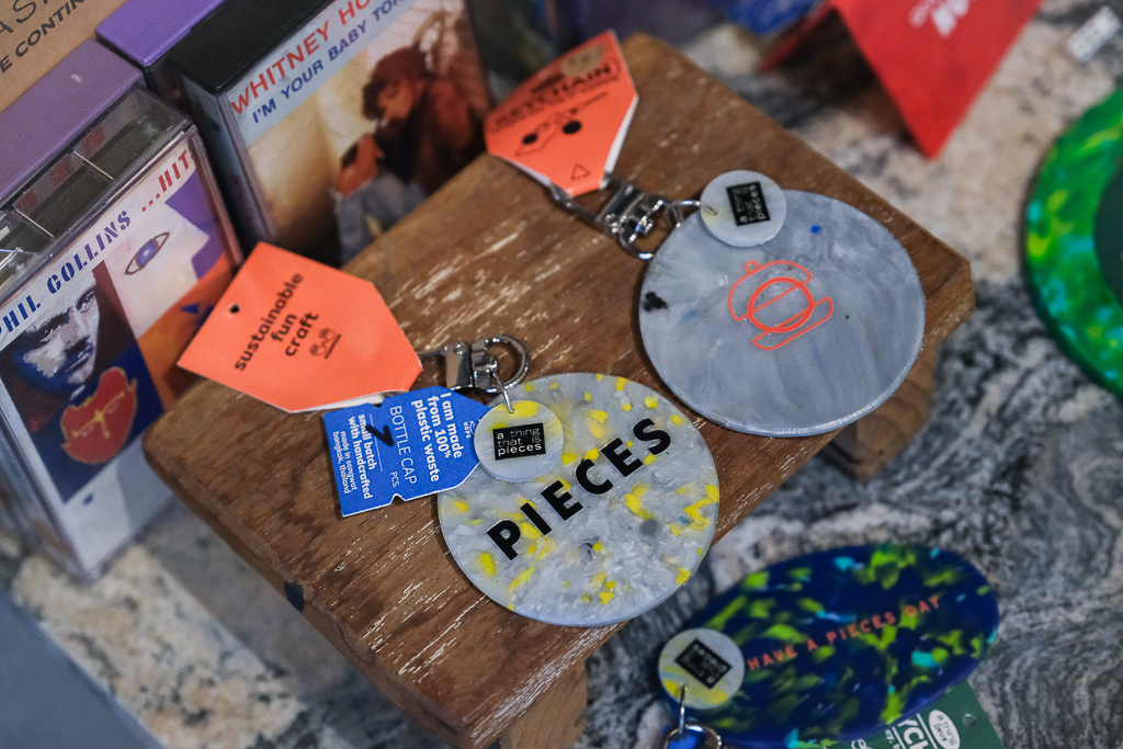 泰國曼谷｜Pieces Cafe & Bed．曼谷嵩越路特色咖啡館，有可愛胸部造型的麵包 @飛天璇的口袋