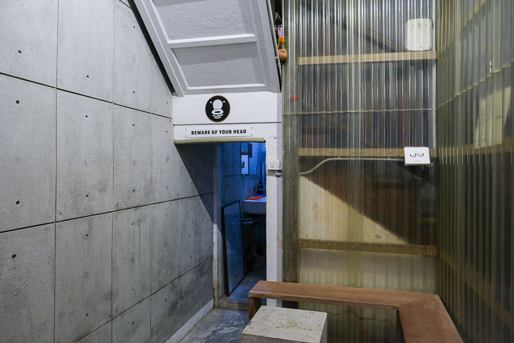 泰國曼谷｜Pieces Cafe & Bed．曼谷嵩越路特色咖啡館，有可愛胸部造型的麵包 @飛天璇的口袋