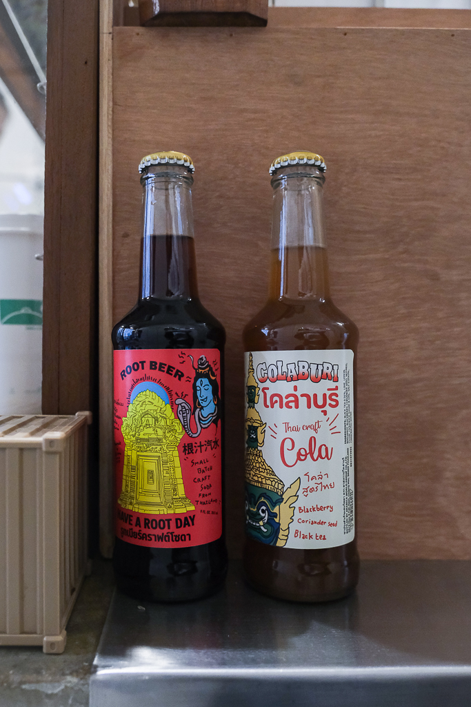 泰國曼谷｜Pieces Cafe & Bed．曼谷嵩越路特色咖啡館，有可愛胸部造型的麵包 @飛天璇的口袋