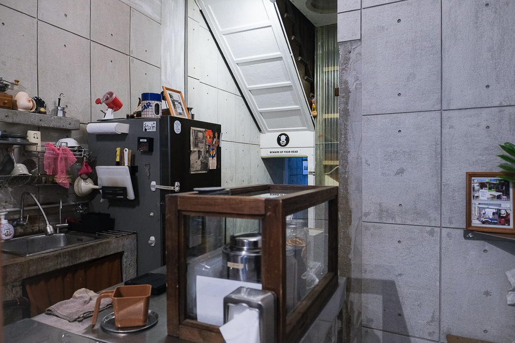 泰國曼谷｜Pieces Cafe & Bed．曼谷嵩越路特色咖啡館，有可愛胸部造型的麵包 @飛天璇的口袋