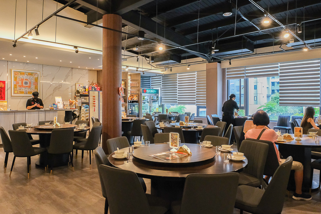 台中北屯｜范頭家客家餐廳 機捷特店．2025台中父親節餐廳，10人席桌菜7588元(早鳥享96折) @飛天璇的口袋