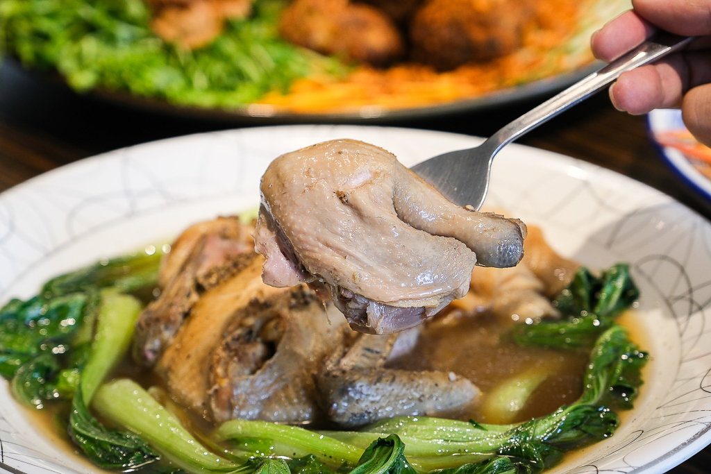 台中北屯｜范頭家客家餐廳 機捷特店．2025台中父親節餐廳，10人席桌菜7588元(早鳥享96折) @飛天璇的口袋