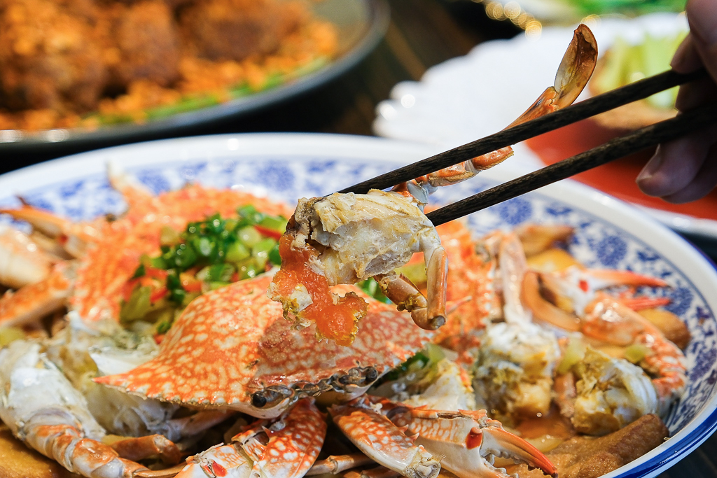 台中北屯｜范頭家客家餐廳 機捷特店．2025台中父親節餐廳，10人席桌菜7588元(早鳥享96折) @飛天璇的口袋