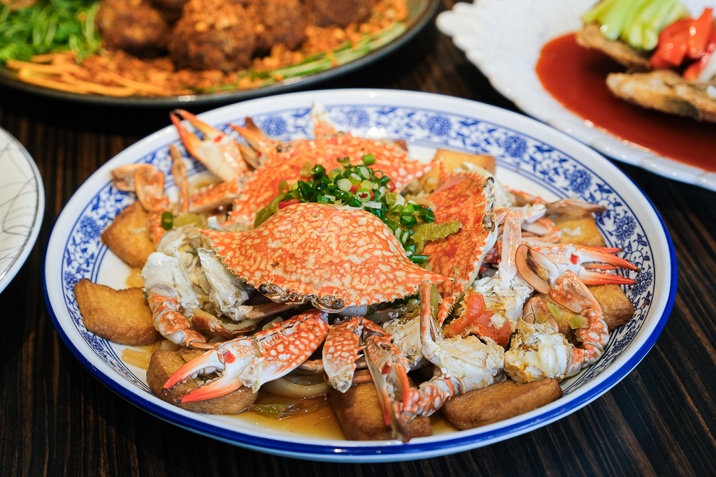 台中北屯｜范頭家客家餐廳 機捷特店．2025台中父親節餐廳，10人席桌菜7588元(早鳥享96折) @飛天璇的口袋