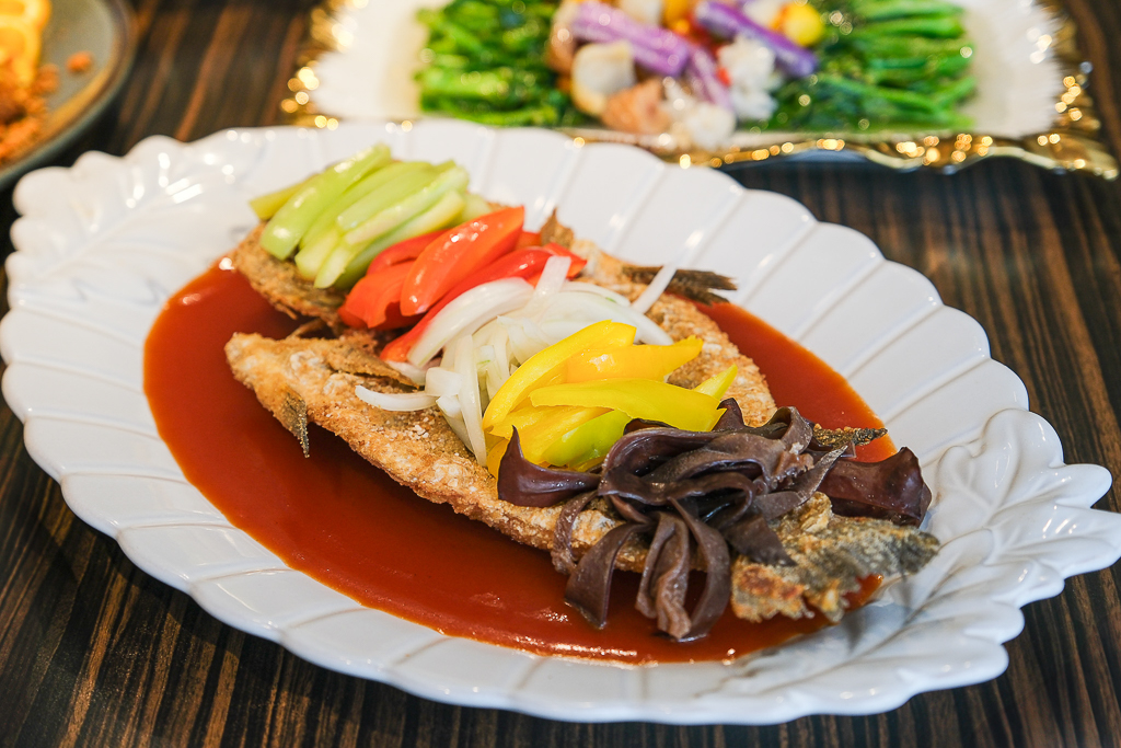 台中北屯｜范頭家客家餐廳 機捷特店．2025台中父親節餐廳，10人席桌菜7588元(早鳥享96折) @飛天璇的口袋