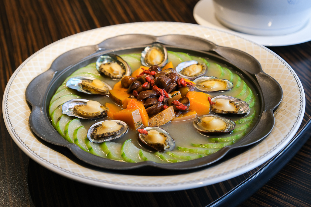 台中北屯｜范頭家客家餐廳 機捷特店．2025台中父親節餐廳，10人席桌菜7588元(早鳥享96折) @飛天璇的口袋