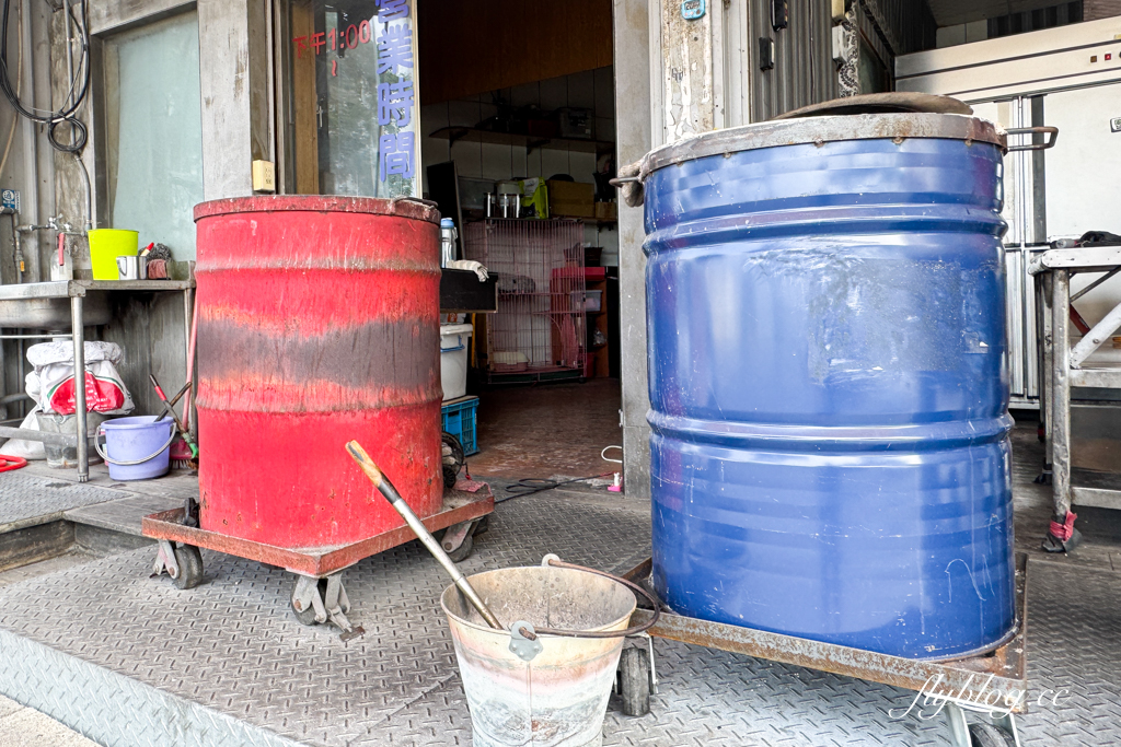 台中西屯｜佳香味碳烤胡椒餅．每天4.5小時賣完就收，有人一買就是10個20個 @飛天璇的口袋