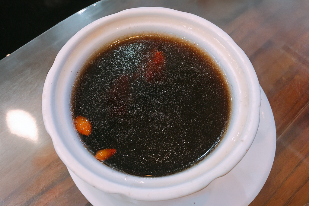 新竹竹北｜鄉親養生館．24小時營業按摩店，免費吃滷肉飯、熱湯、甜品和水果 @飛天璇的口袋