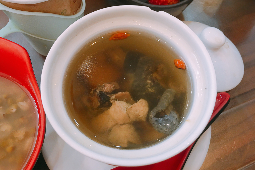 新竹竹北｜鄉親養生館．24小時營業按摩店，免費吃滷肉飯、熱湯、甜品和水果 @飛天璇的口袋