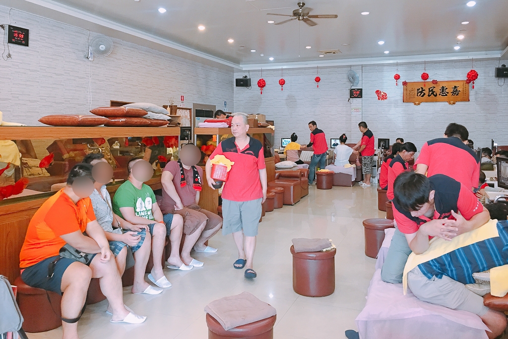 新竹竹北｜鄉親養生館．24小時營業按摩店，免費吃滷肉飯、熱湯、甜品和水果 @飛天璇的口袋