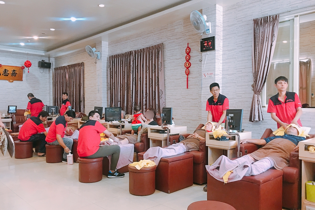 新竹竹北｜鄉親養生館．24小時營業按摩店，免費吃滷肉飯、熱湯、甜品和水果 @飛天璇的口袋