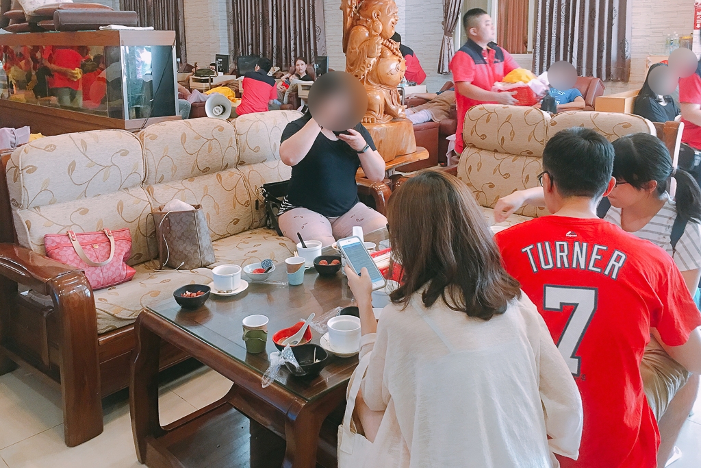 新竹竹北｜鄉親養生館．24小時營業按摩店，免費吃滷肉飯、熱湯、甜品和水果 @飛天璇的口袋