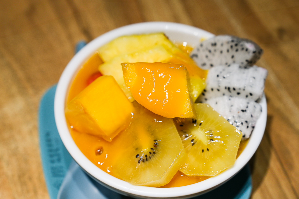 澳門氹仔｜楊枝金撈甜品．超好吃的澳門楊枝甘露，半夜12點還是滿滿人潮 @飛天璇的口袋