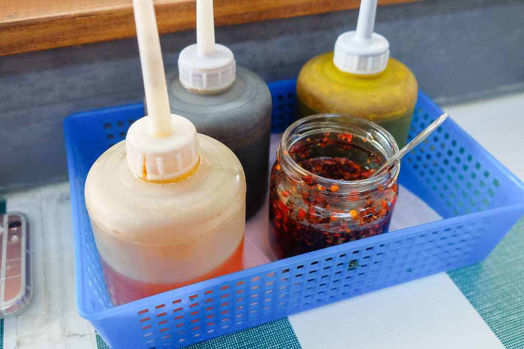 台中北區｜和記傻瓜麵．一中學子讀書的回憶，簡單的黑醋醬油成就一碗經典 @飛天璇的口袋