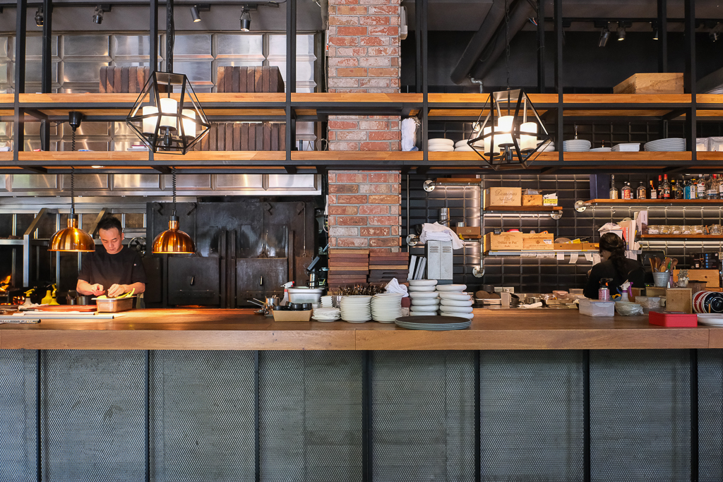 台中西區｜台中直火料理 FORE．龍眼木直火柴燒牛排．台中美術館玻璃屋餐廳 @飛天璇的口袋