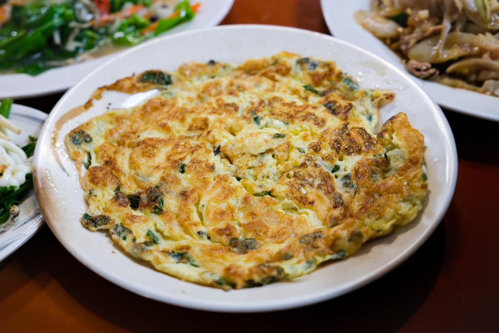 南投竹山｜福伯黃金雞．紫南宮甕缸雞吃這間？龍眼木燻烤的特殊香氣 @飛天璇的口袋