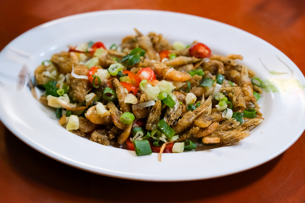 南投竹山｜福伯黃金雞．紫南宮甕缸雞吃這間？龍眼木燻烤的特殊香氣 @飛天璇的口袋