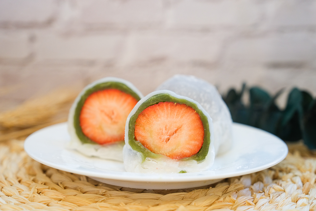 台南中西｜福樂屋．台南40年麻糬老店，草莓大福365天都吃得到 @飛天璇的口袋