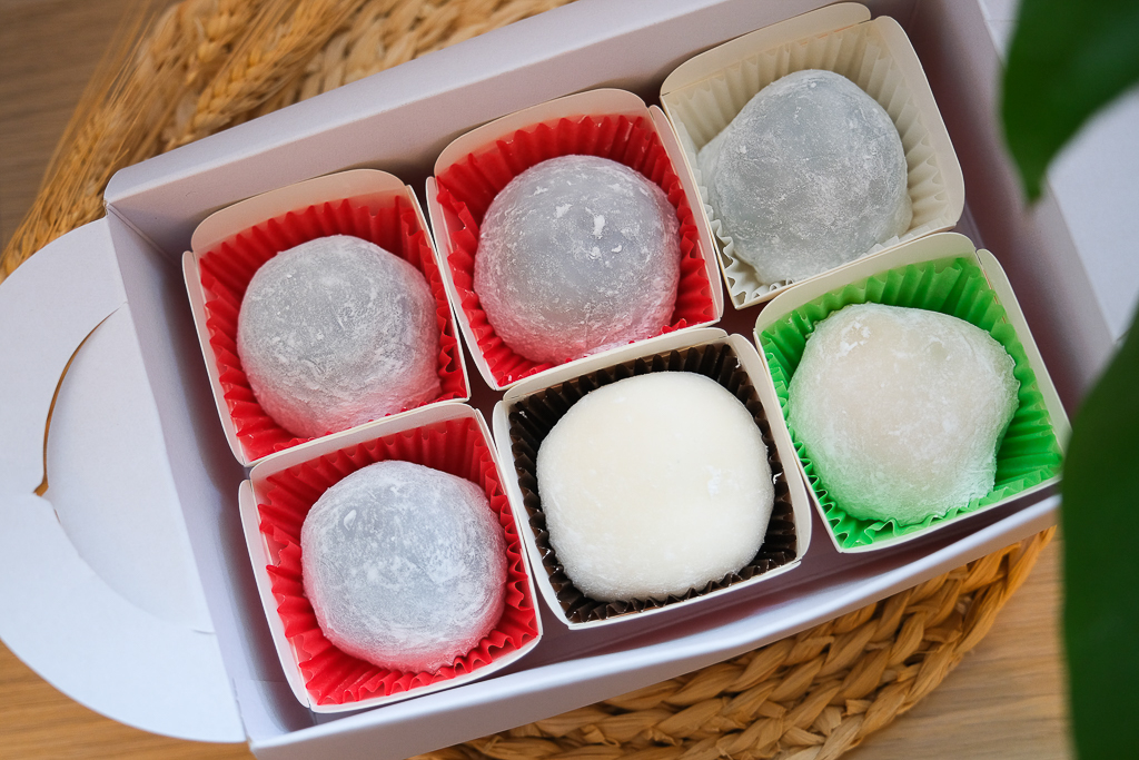 台南中西｜福樂屋．台南40年麻糬老店，草莓大福365天都吃得到 @飛天璇的口袋