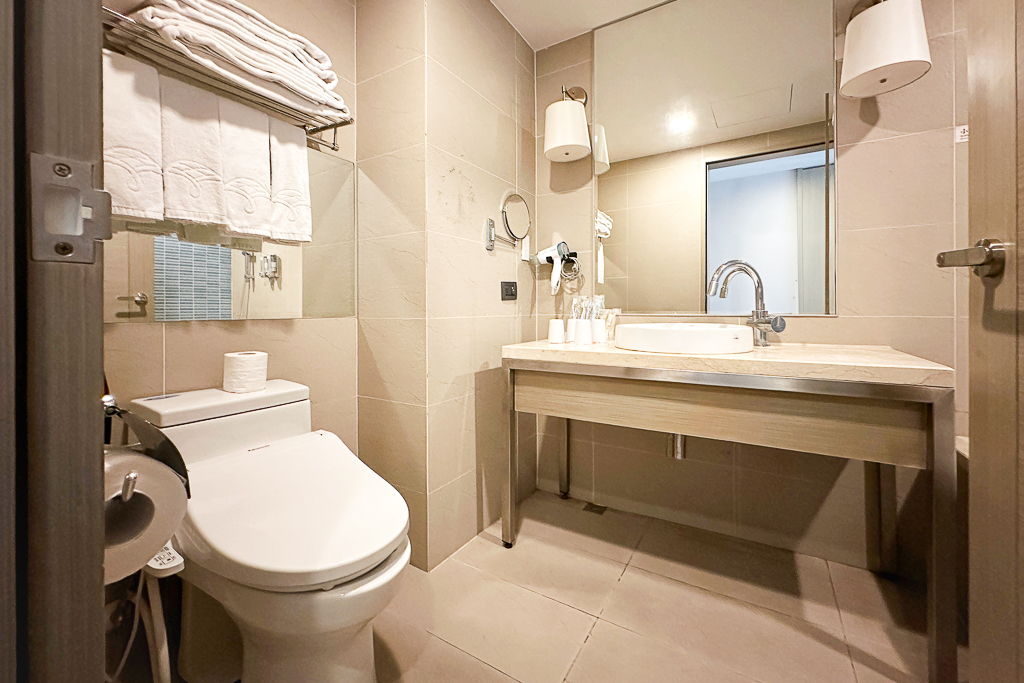 高雄鹽埕｜福容大飯店．鄰近愛河和駁二特區，交通方便地理位置好 @飛天璇的口袋