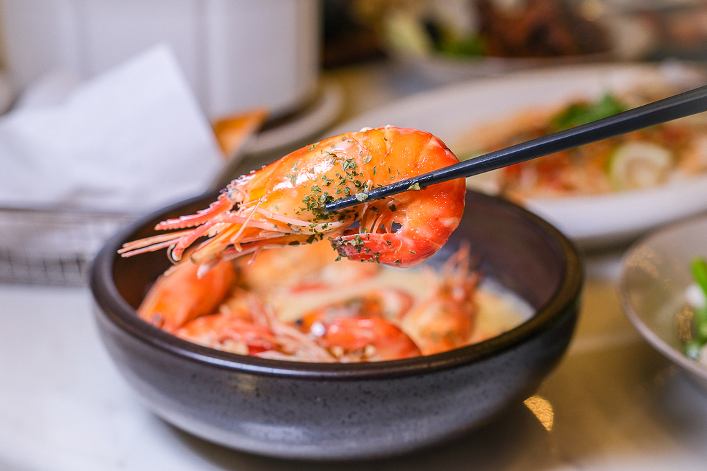 台中北屯｜鴻龍宴活蝦料理．8人套餐4599元10道佳餚，2025台中父親節餐廳推薦 @飛天璇的口袋