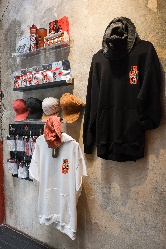 泰國曼谷｜Local Boys Coffee．一開幕就爆紅引發打卡風潮，曼谷嵩越路人氣咖啡館 @飛天璇的口袋