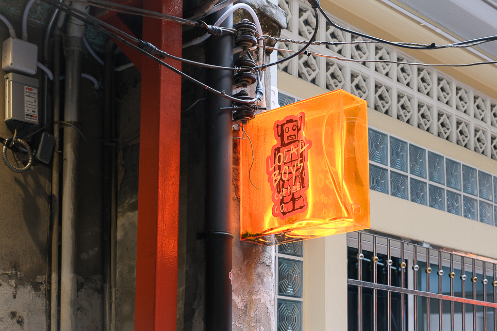 泰國曼谷｜Local Boys Coffee．一開幕就爆紅引發打卡風潮，曼谷嵩越路人氣咖啡館 @飛天璇的口袋