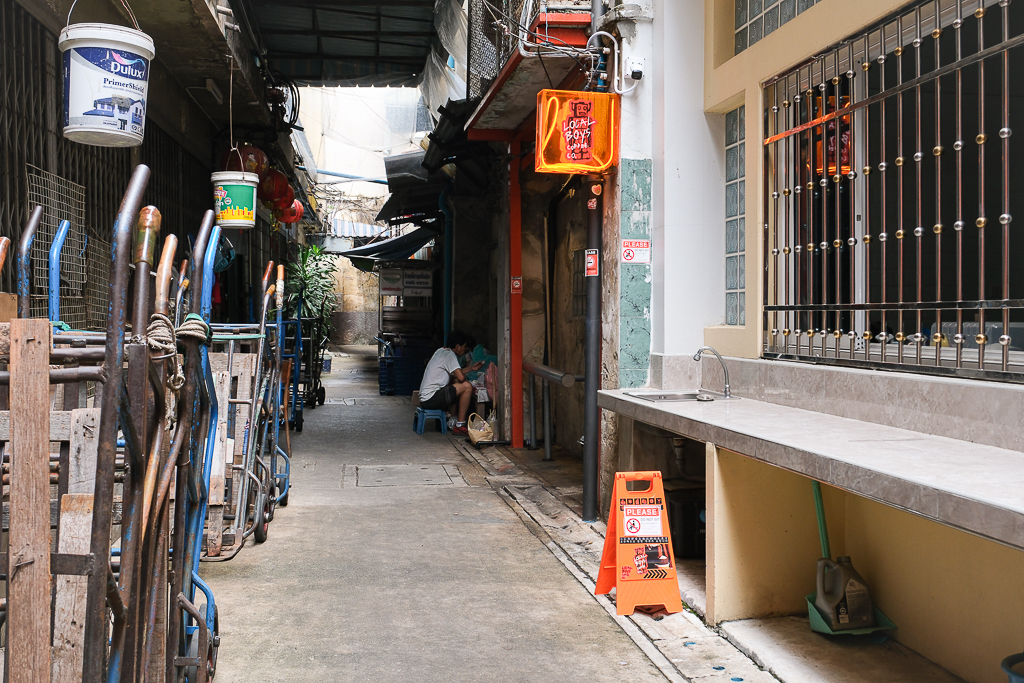 泰國曼谷｜Local Boys Coffee．一開幕就爆紅引發打卡風潮，曼谷嵩越路人氣咖啡館 @飛天璇的口袋