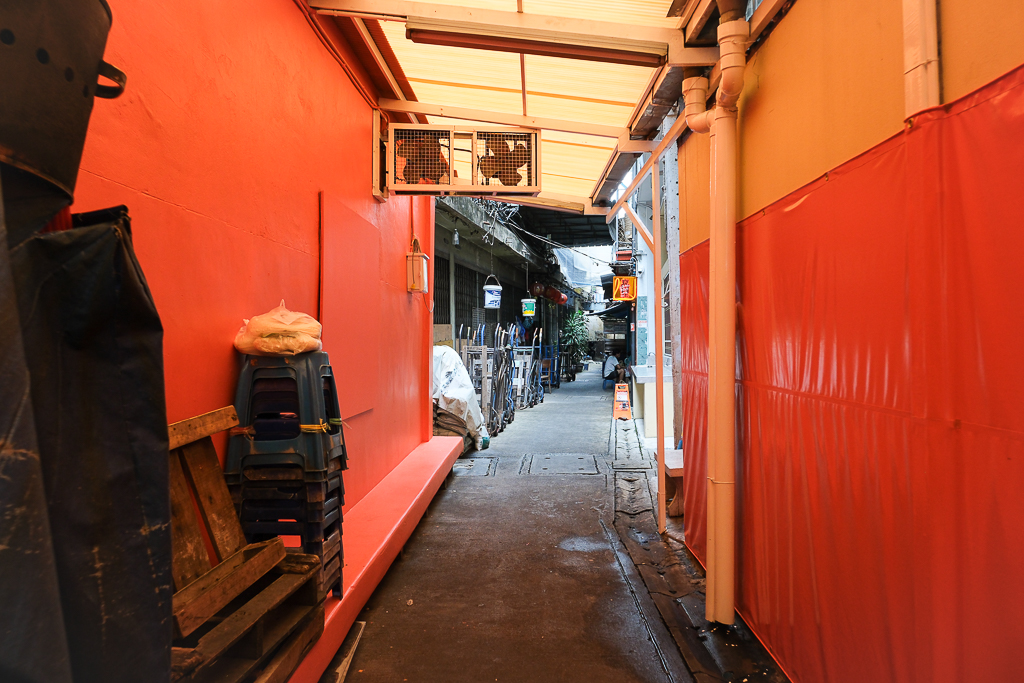 泰國曼谷｜Local Boys Coffee．一開幕就爆紅引發打卡風潮，曼谷嵩越路人氣咖啡館 @飛天璇的口袋