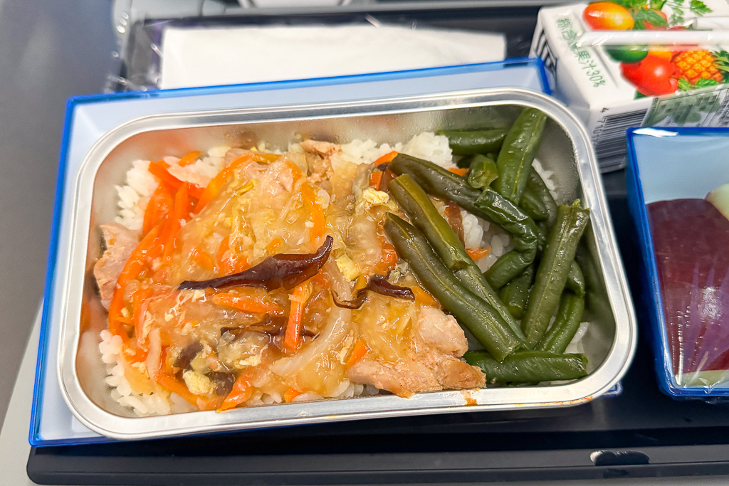 中國澳門｜澳門航空 Air Macau．NX631 台北-澳門 空中巴士320，經濟艙餐點分享 @飛天璇的口袋