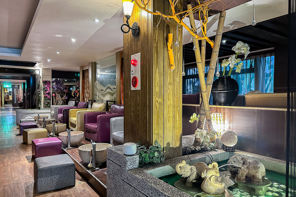 台中南屯｜月荷養生館．以峇里島風情為主題，台中七期高級按摩會館 @飛天璇的口袋