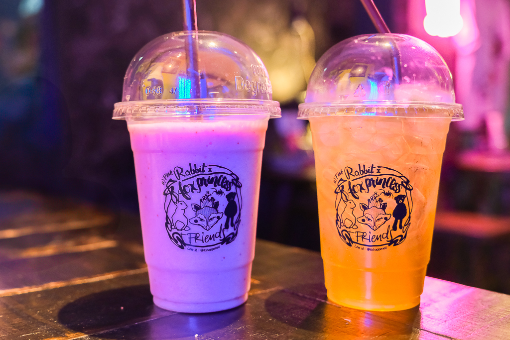 泰國曼谷｜e-ga LAB．一樓是A pink rabbit + Bob蛋糕店，嵩越路人氣咖啡甜點推薦 @飛天璇的口袋