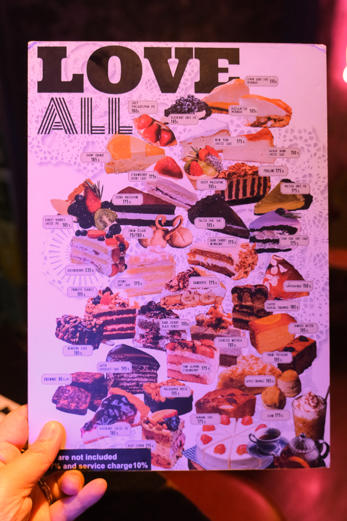 泰國曼谷｜e-ga LAB．一樓是A pink rabbit + Bob蛋糕店，嵩越路人氣咖啡甜點推薦 @飛天璇的口袋