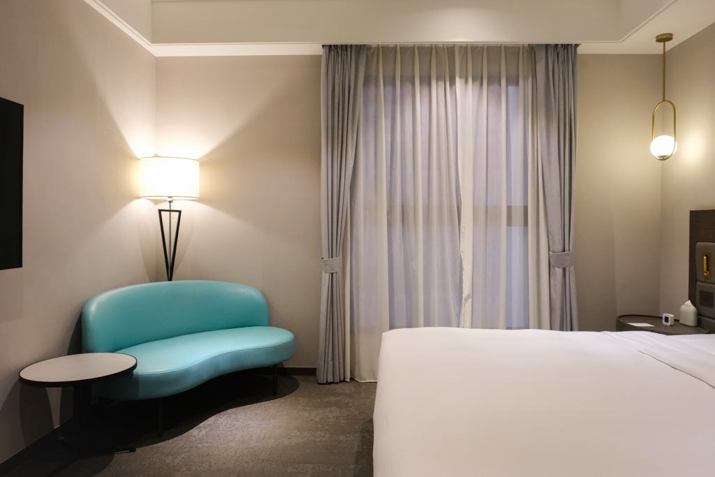 高雄新興｜JOHO HOTEL．下午茶點心吃到飽，早餐可以吃到12點退房 @飛天璇的口袋