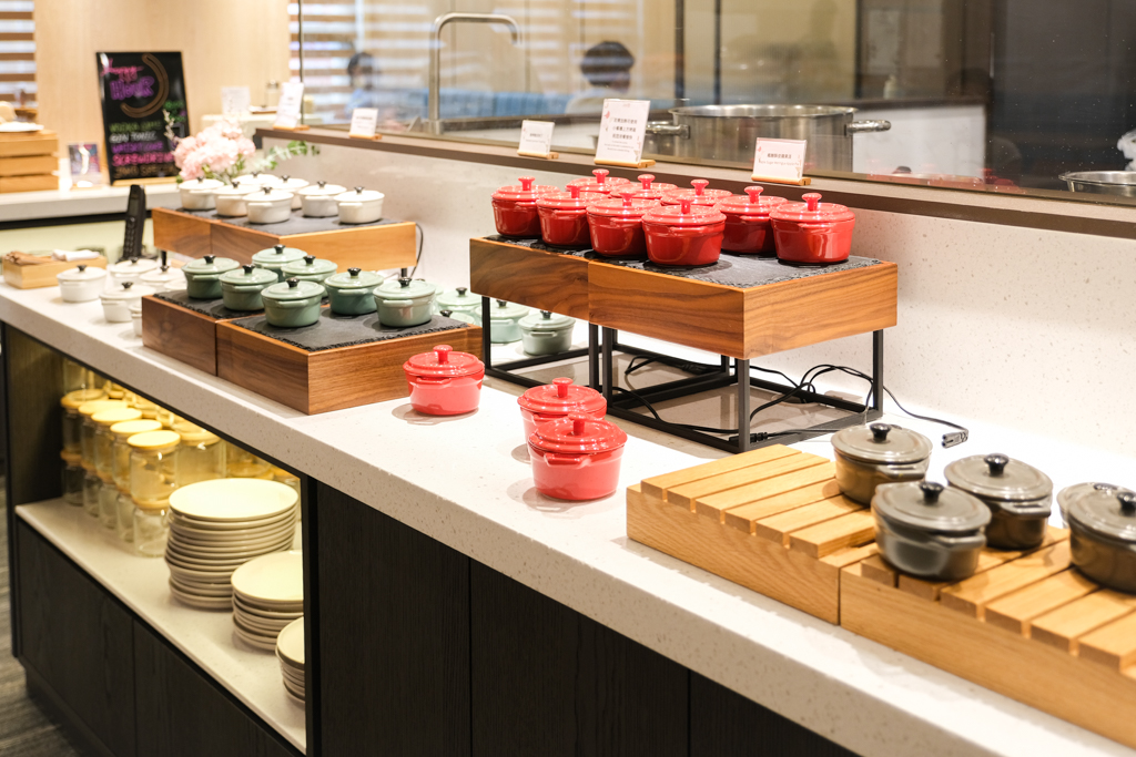 高雄新興｜JOHO HOTEL．下午茶點心吃到飽，早餐可以吃到12點退房 @飛天璇的口袋