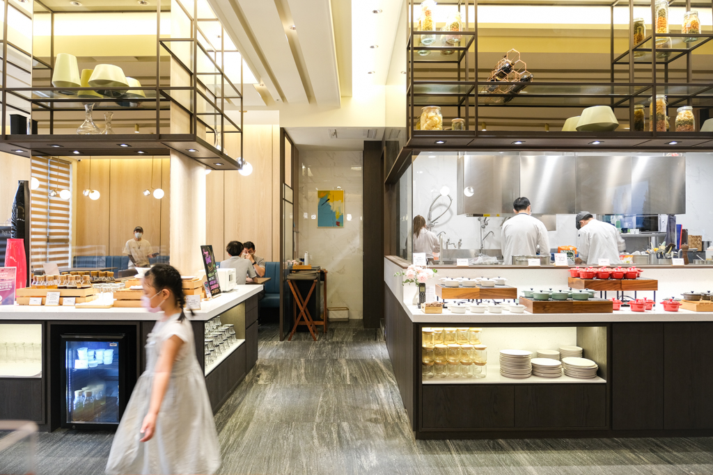 高雄新興｜JOHO HOTEL．下午茶點心吃到飽，早餐可以吃到12點退房 @飛天璇的口袋