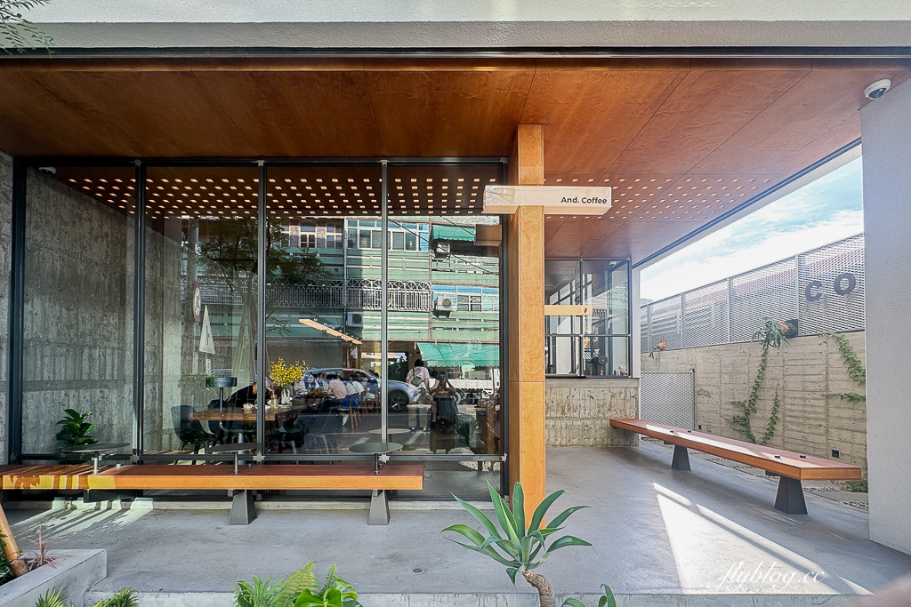 彰化北斗｜與咖啡 And. Coffee Roastery．搬了家空間更提升，甜點更有水準 @飛天璇的口袋