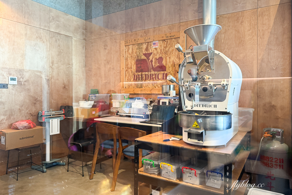 彰化北斗｜與咖啡 And. Coffee Roastery．搬了家空間更提升，甜點更有水準 @飛天璇的口袋