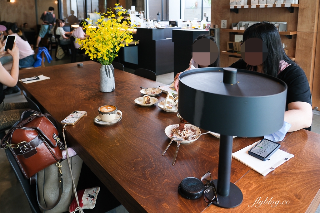 彰化北斗｜與咖啡 And. Coffee Roastery．搬了家空間更提升，甜點更有水準 @飛天璇的口袋