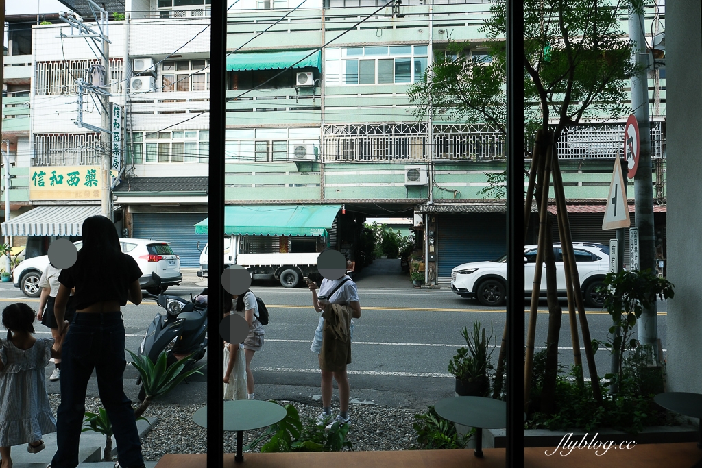 彰化北斗｜與咖啡 And. Coffee Roastery．搬了家空間更提升，甜點更有水準 @飛天璇的口袋