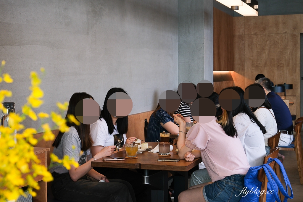 彰化北斗｜與咖啡 And. Coffee Roastery．搬了家空間更提升，甜點更有水準 @飛天璇的口袋