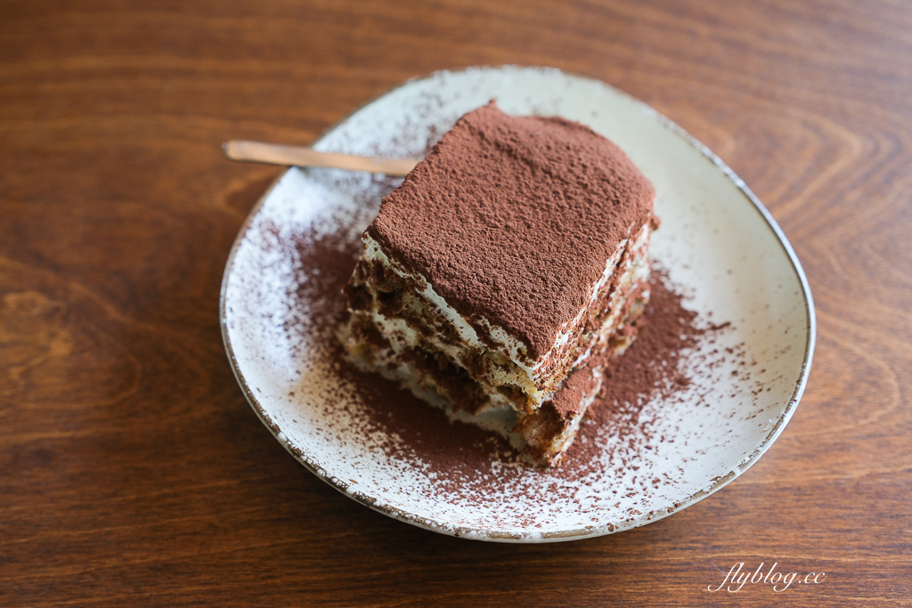 彰化北斗｜與咖啡 And. Coffee Roastery．搬了家空間更提升，甜點更有水準 @飛天璇的口袋