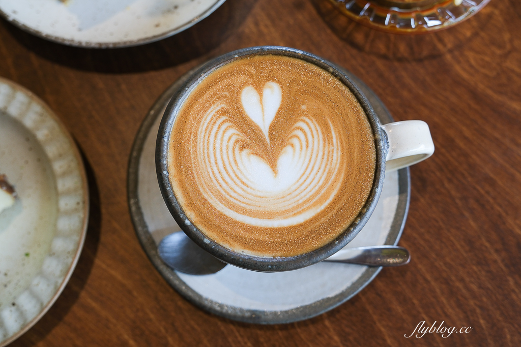 彰化北斗｜與咖啡 And. Coffee Roastery．搬了家空間更提升，甜點更有水準 @飛天璇的口袋