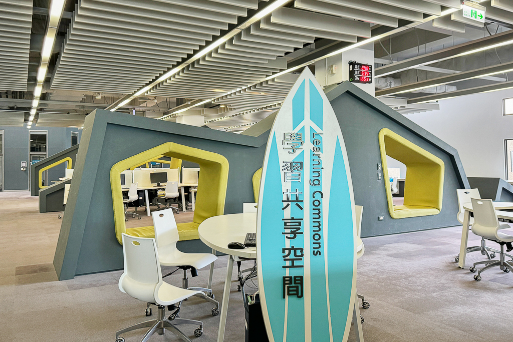 台東景點｜台東大學圖書館．世界8大特色圖書館之首，坐擁大片綠地湖畔美景 @飛天璇的口袋