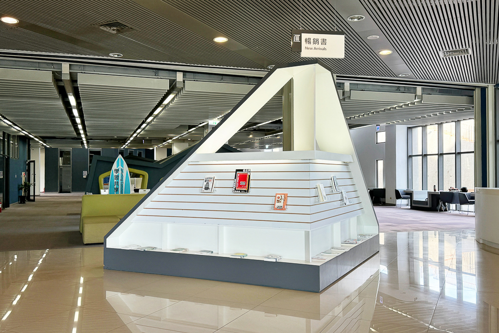 台東景點｜台東大學圖書館．世界8大特色圖書館之首，坐擁大片綠地湖畔美景 @飛天璇的口袋