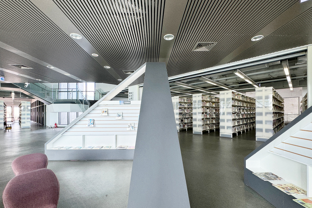 台東景點｜台東大學圖書館．世界8大特色圖書館之首，坐擁大片綠地湖畔美景 @飛天璇的口袋