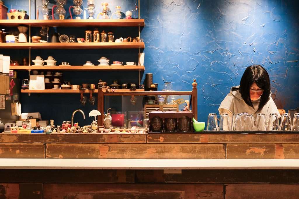 台中西區｜与謝野珈琲 yosano．喝一杯有質感的咖啡， 台中直火烘焙咖啡豆 @飛天璇的口袋